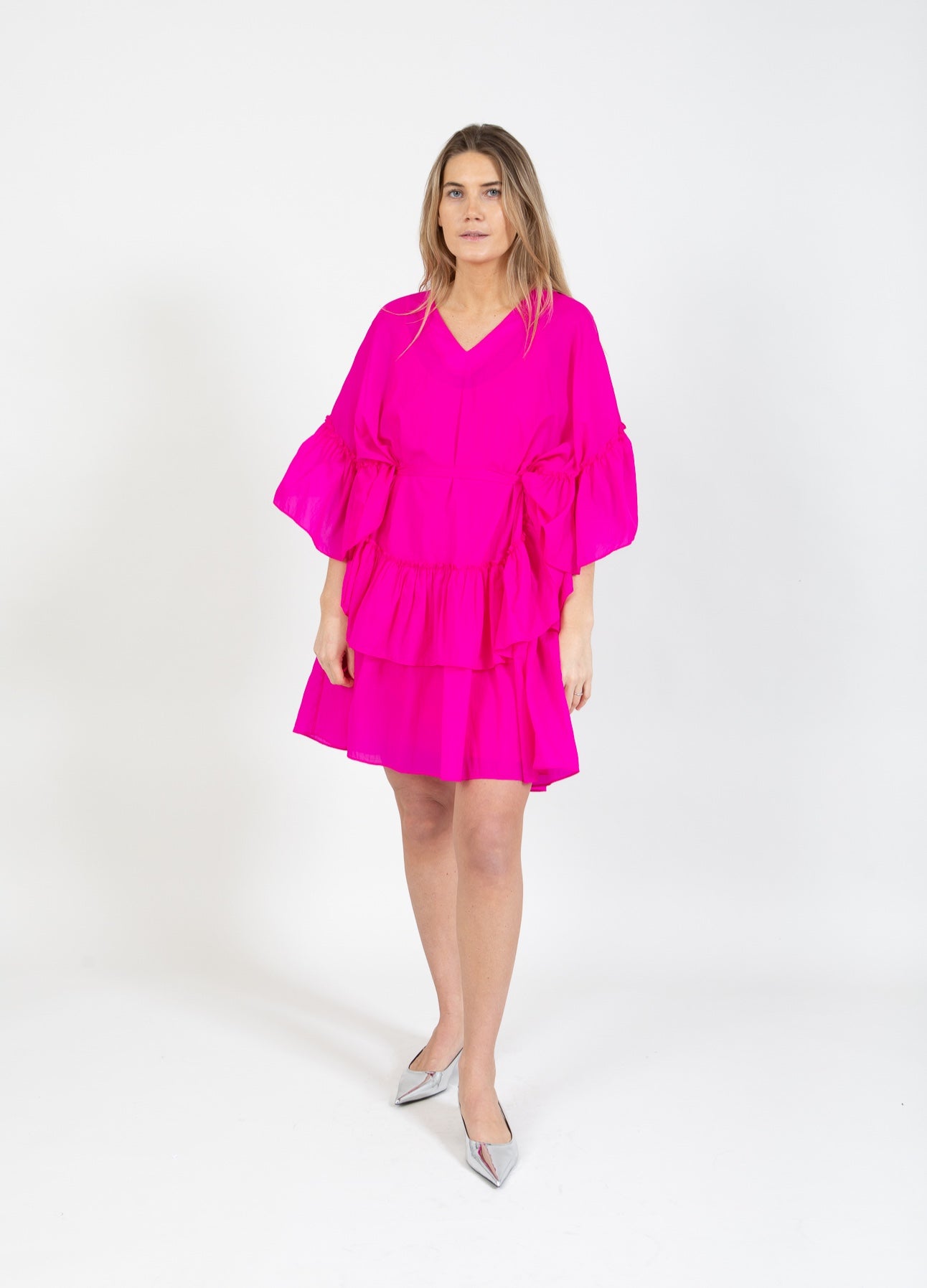 Kleid mit großer Rüsche