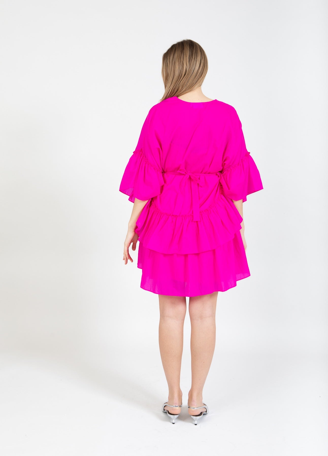 Kleid mit großer Rüsche