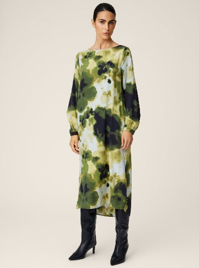 Typisch dänisches Kleid in Khaki und creme von MSCH